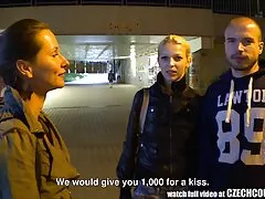 Mamma ubriaco si arrampica su malena lesbica suo figlio