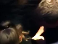Orgia di gruppo nel night club video porno milf lesbiche