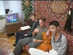 Sonya è facilmente sconfitto dopo l'incontro video erotico lesbico