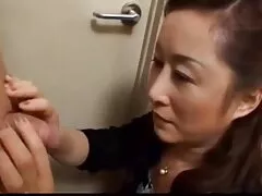Il marito spia quando sua moglie video porno donne lesbiche ha una relazione